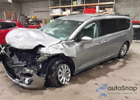 2018 Chrysler Pacifica Touring L из США, поврежденный, VIN 2C4RC1BG3JR119229